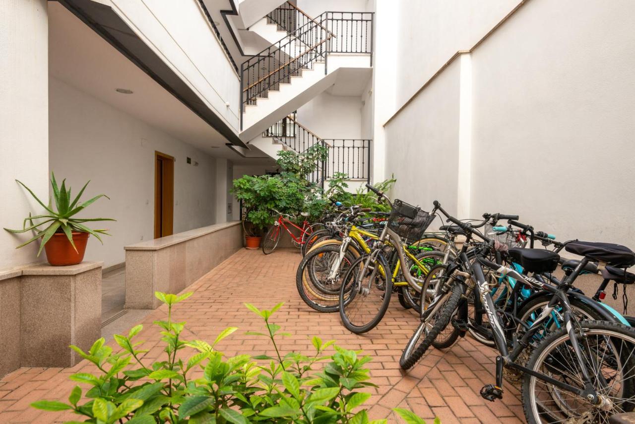 סביליה First Floor Near Macarena Church מראה חיצוני תמונה